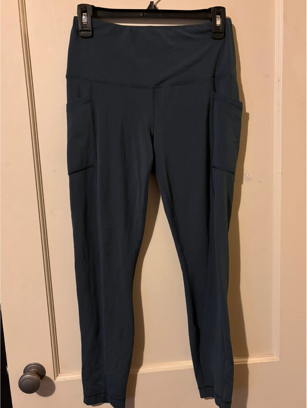 Green high waist pocket leggings Medium